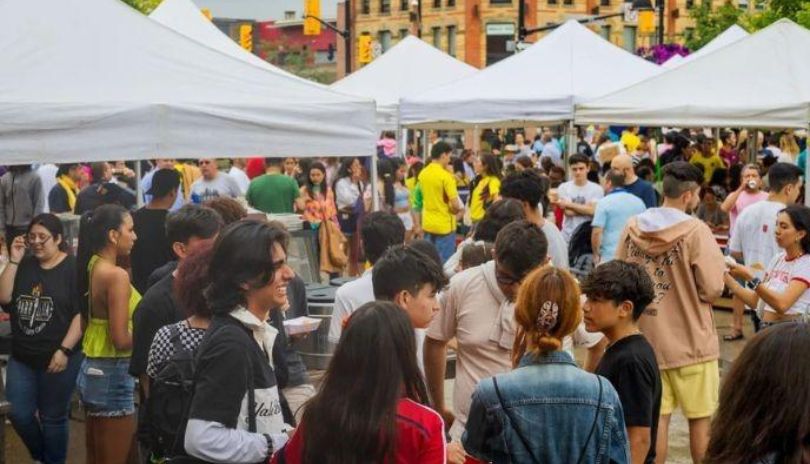 Covent Garden Market filled with people